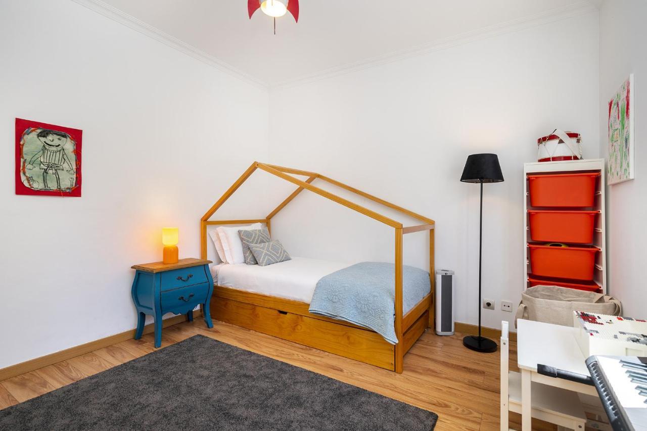 Whome Poolside Paradise, Your Dream Retreat In With S-pool, Gym And Parking Semesterbostad *