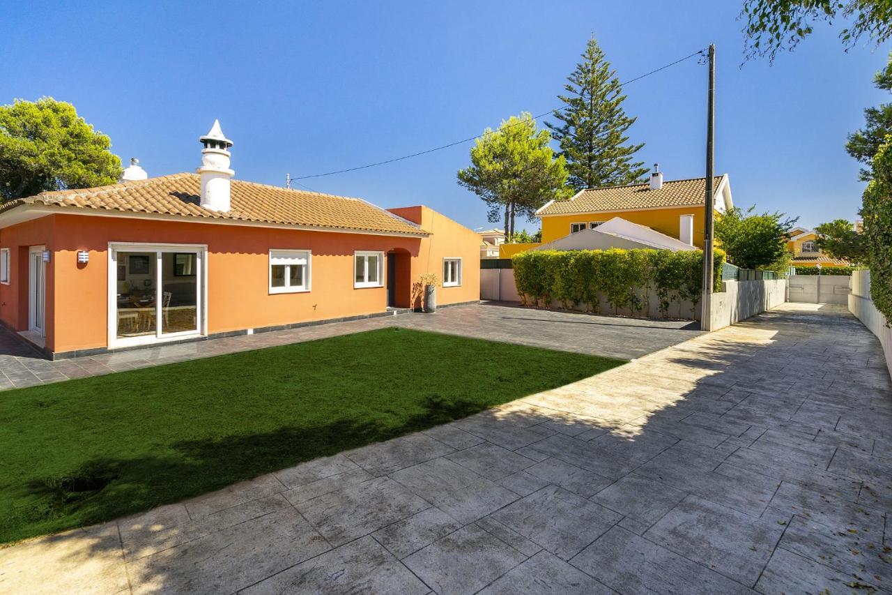 Semesterbostad Whome Poolside Paradise, Your Dream Retreat In With S-pool, Gym And Parking *