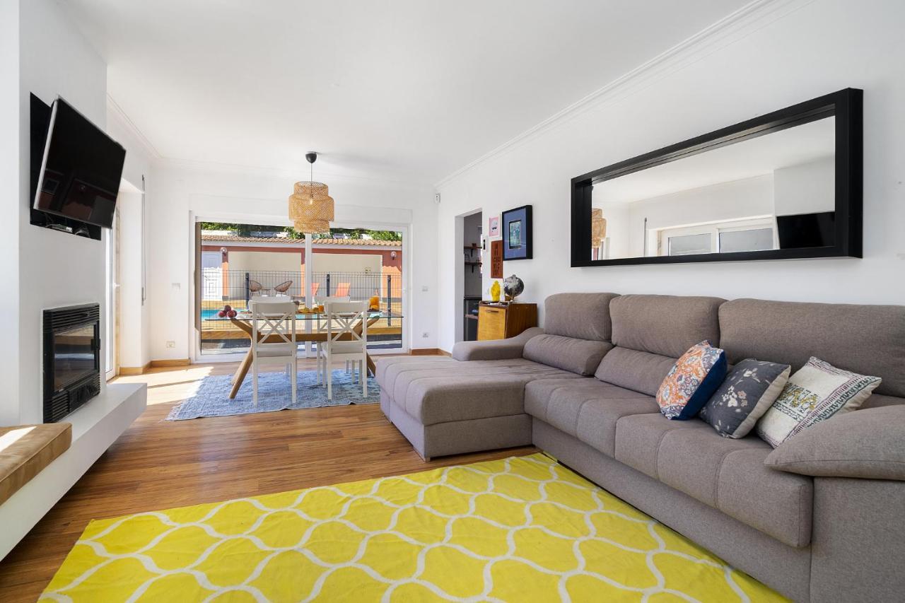 Semesterbostad Whome Poolside Paradise, Your Dream Retreat In With S-pool, Gym And Parking Cascais