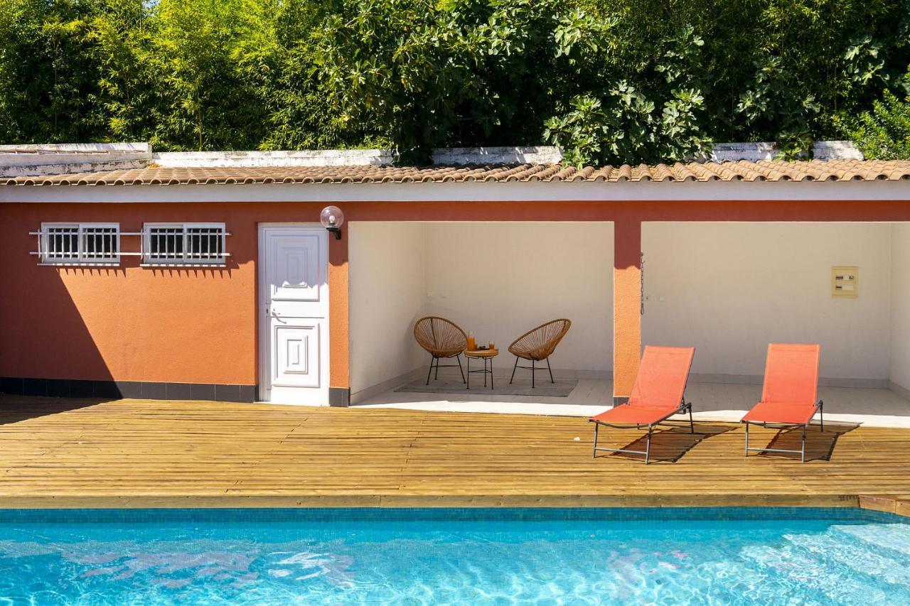 Whome Poolside Paradise, Your Dream Retreat In With S-pool, Gym And Parking Semesterbostad *