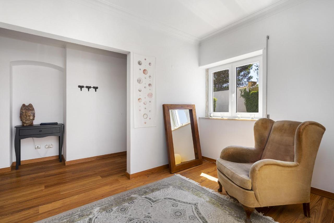 Semesterbostad Whome Poolside Paradise, Your Dream Retreat In With S-pool, Gym And Parking